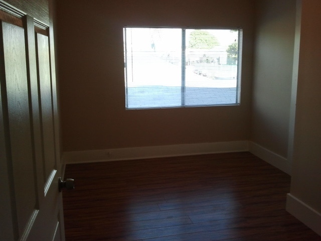Building Photo - 1331 W 37th Dr