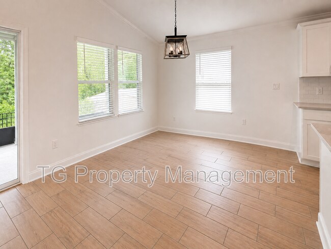 Building Photo - 248 Zancara St