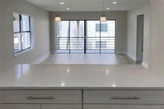 Building Photo - 1950 SW Palm City Rd