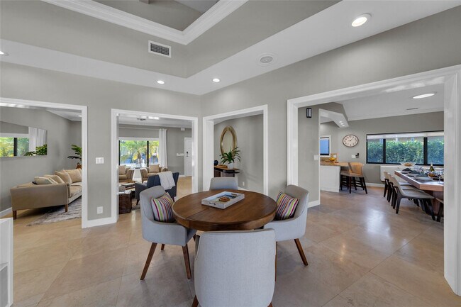 Building Photo - 616 Riviera Isle Dr