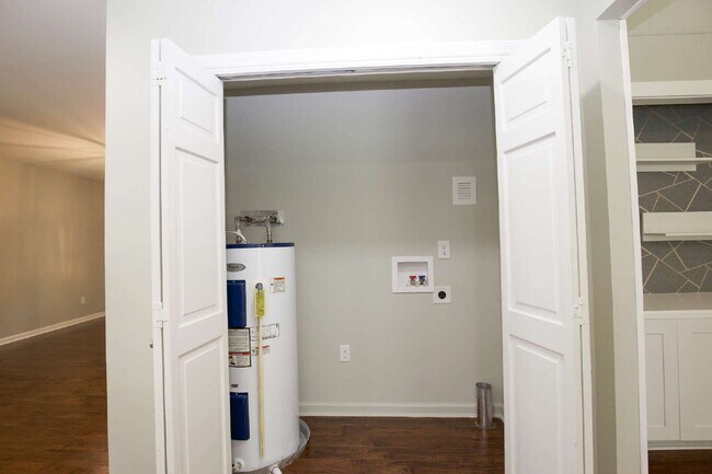 Building Photo - Southern Pines Retreat: Cozy 3-Bedroom Hom...