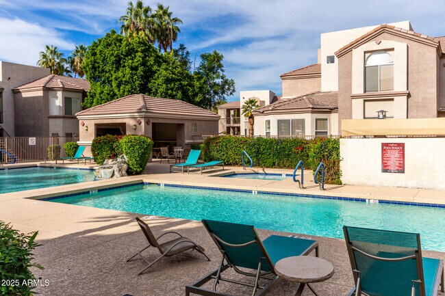 Building Photo - 17017 N 12th St