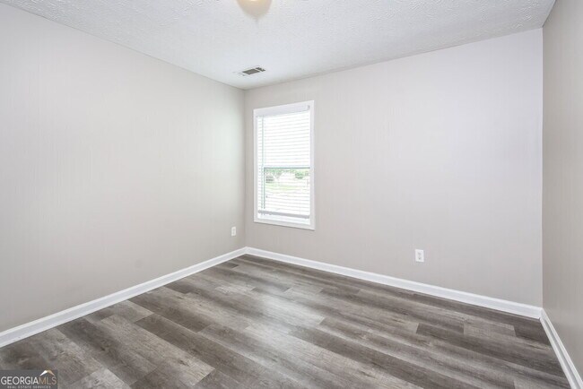 Building Photo - 231 Winterbury Dr