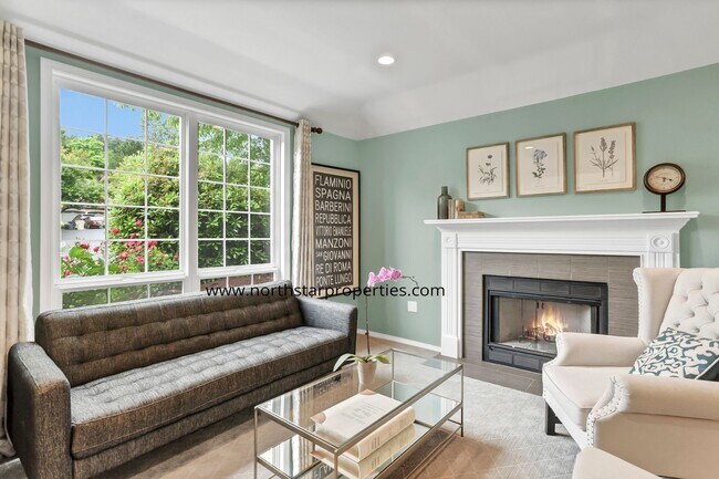 Building Photo - Lake Oswego Perfection