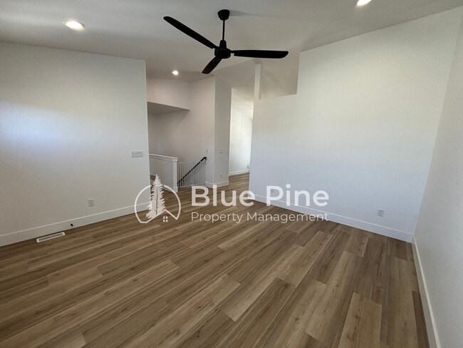 Building Photo - 4403 E Hatch Holw Ln