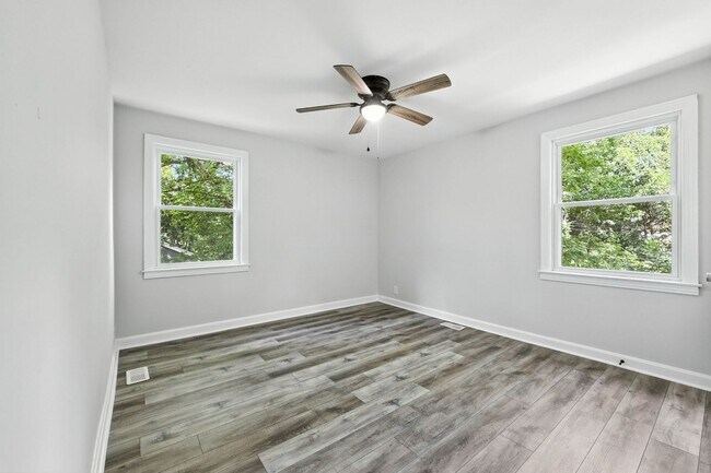 Building Photo - 3 Bedroom Pet Friendly Home For Rent Near ...