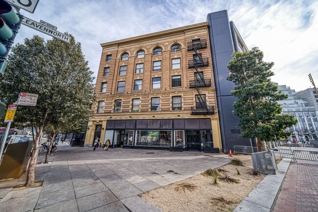 Building Photo - LOFTED STUDIO FOR RENT $2,025 /mo