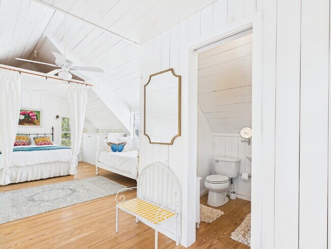 Building Photo - Hunting Retreat with 40 acre Yard