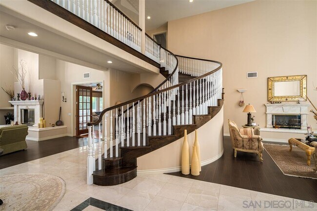 Building Photo - 7302 Vista Rancho Ct
