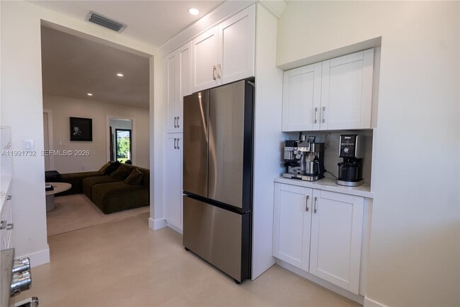 Building Photo - 7548 Adventure Ave