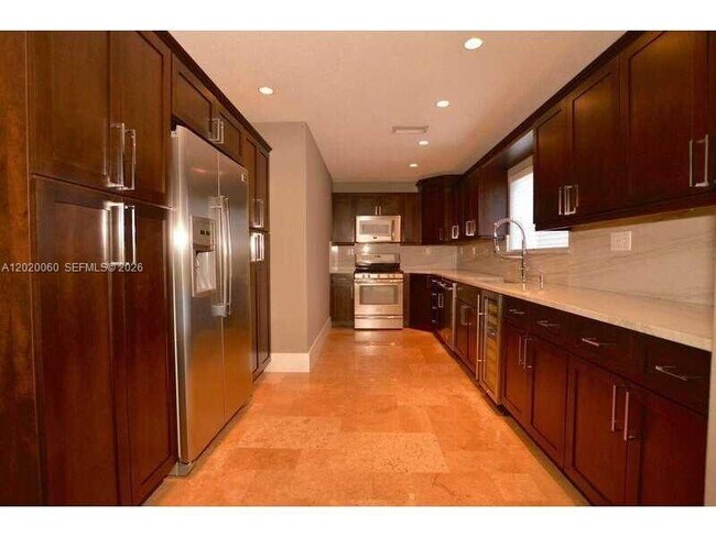 Building Photo - 14001 Cypress Ct