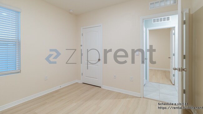 Building Photo - 3945 Angola Ln