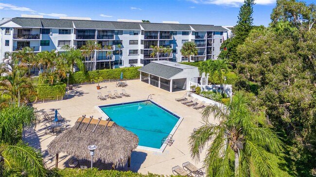 Building Photo - 16051 Blatt Blvd