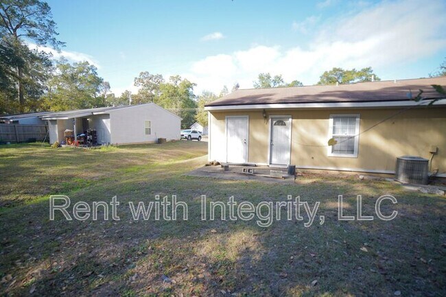 Building Photo - 6315 S Placid Pl