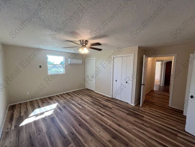 Building Photo - Beautiful Newly Renovated 3 Bedroom 2 Bath...