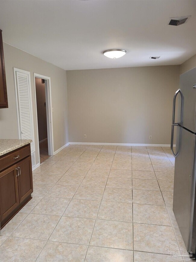Building Photo - 5560 Hibiscus Rd