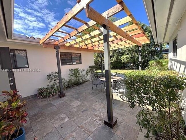 Building Photo - 400 S Le Jeune Rd