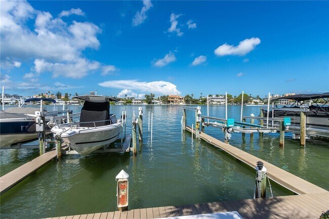 Building Photo - 700 Island Way