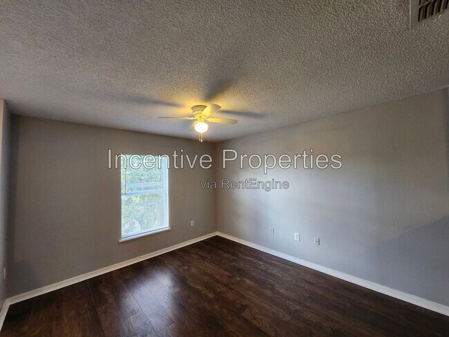 Building Photo - 509 Everest Way