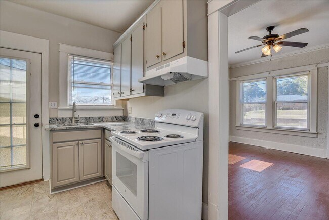 Building Photo - 1011 Georgia Ave