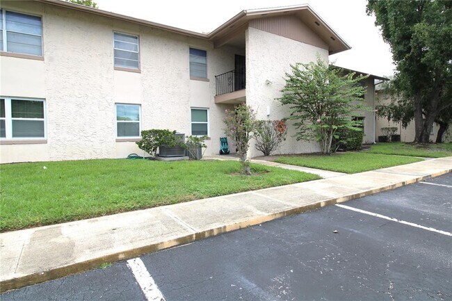 Building Photo - 1926 Honour Rd