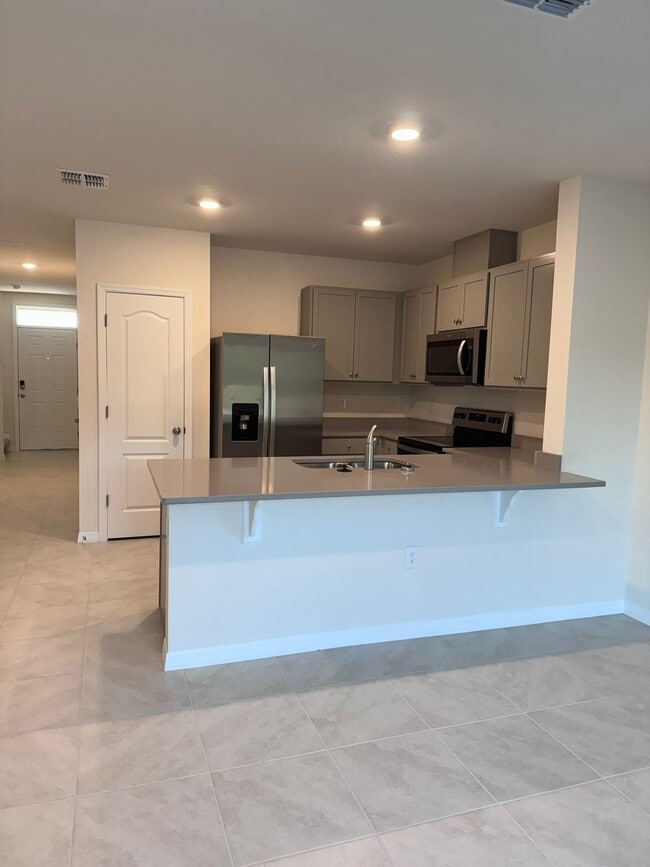 Building Photo - 1584 Swan Swim Dr