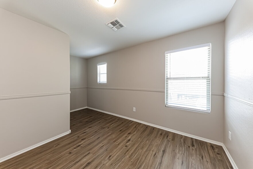 Building Photo - 16921 W Marconi Ave