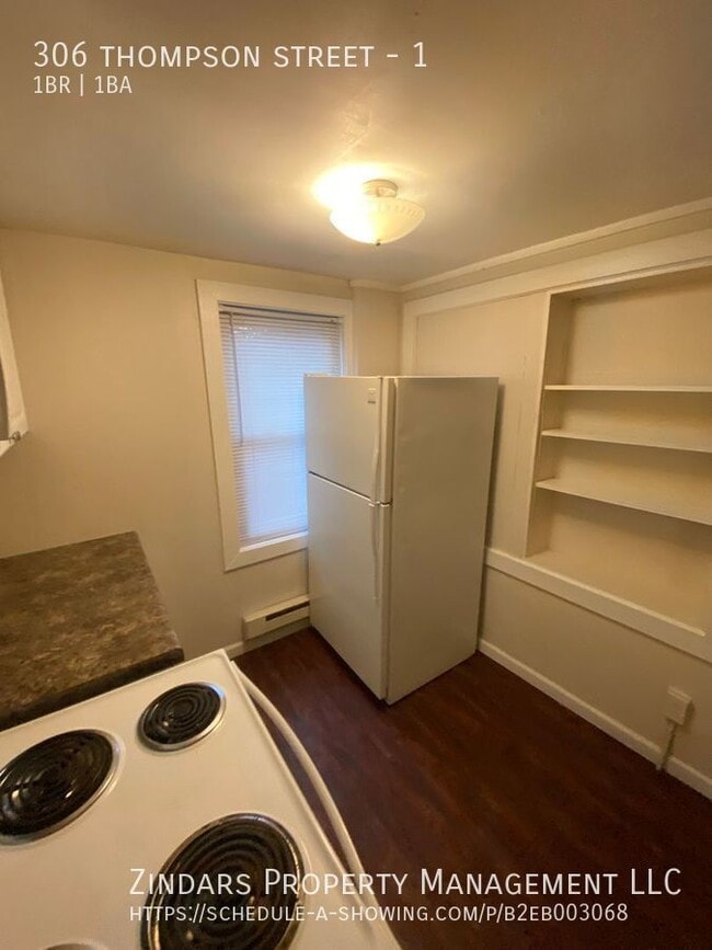 Building Photo - 306 Thompson St