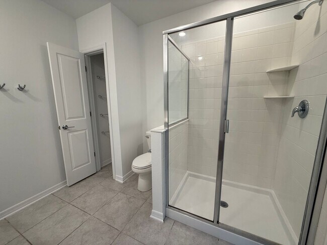 Building Photo - Beautiful 3 bedroom 2 bathroom home