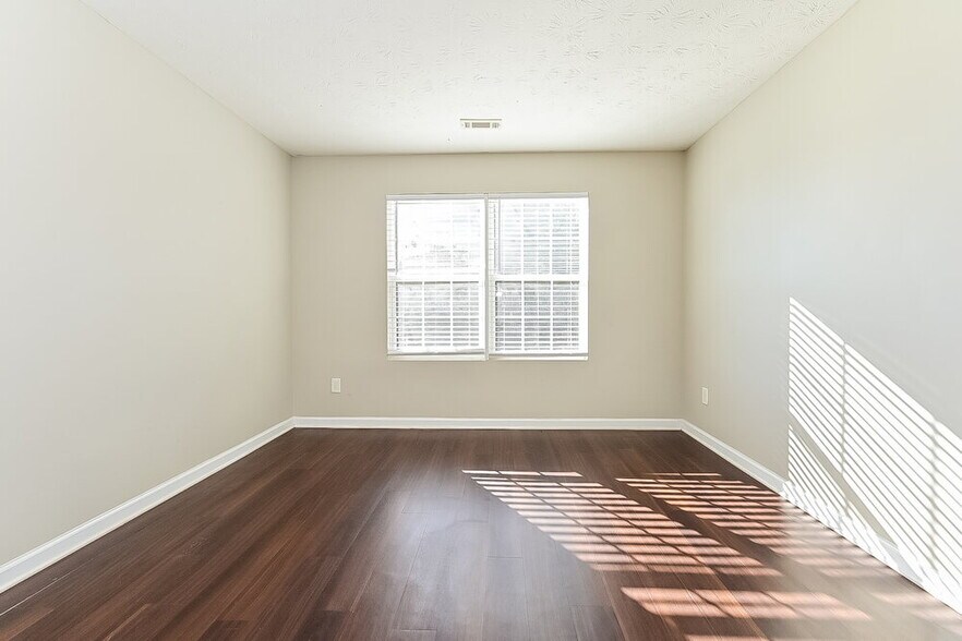 Building Photo - 100 Astilbe Meadow Dr