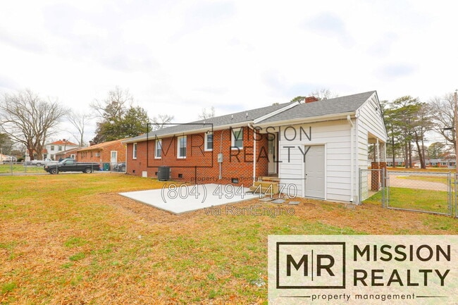 Building Photo - 4823 Suecla Dr