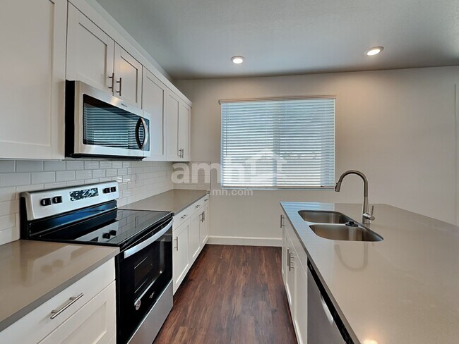 Building Photo - 8815 N 171st Dr