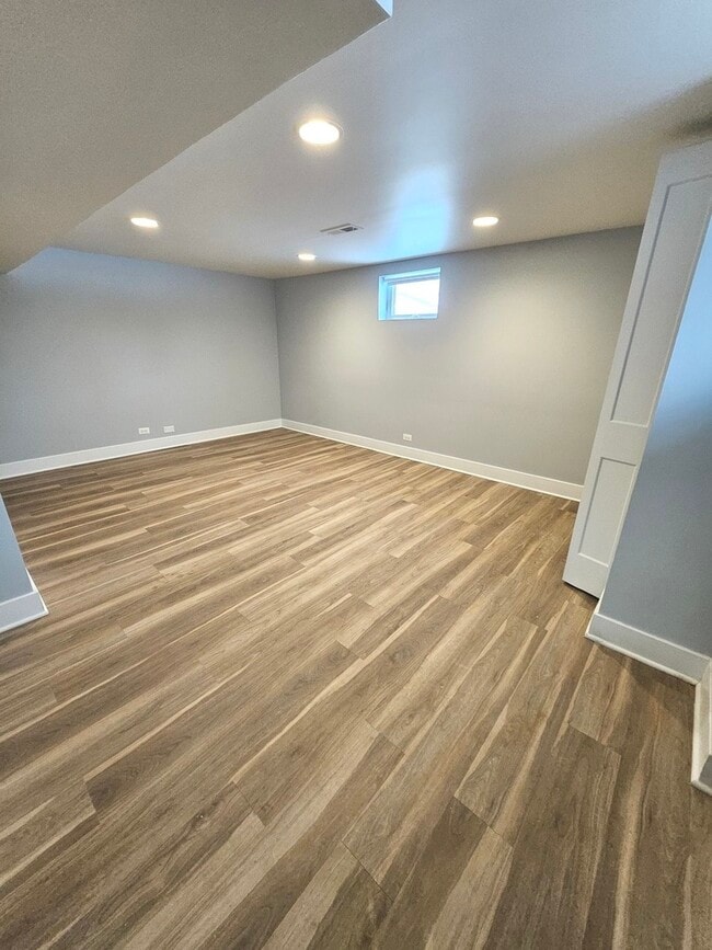 Building Photo - 16637 W Brockman Ave