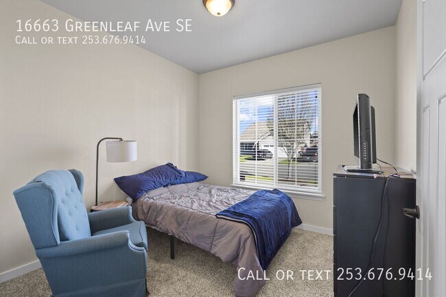 Building Photo - 16663 Greenleaf Ave SE
