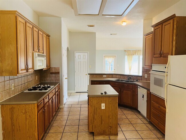 Building Photo - 310 Annes Way