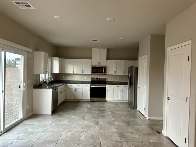 Building Photo - 3816 Antilia Ave