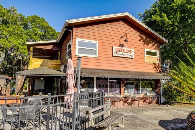 Building Photo - Downtown Orlando (Delaney Park/Lake Davis)