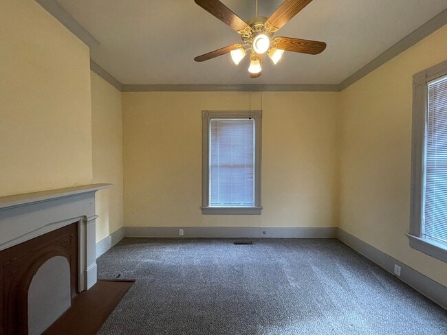 Building Photo - 784 College St