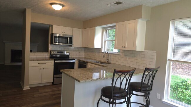 Building Photo - 10480 Summer Creek Dr