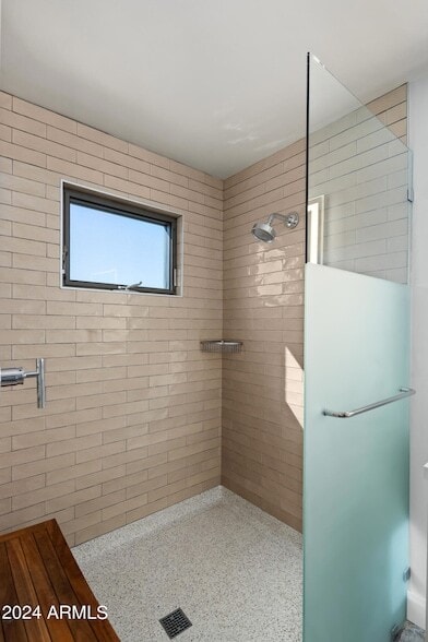 Building Photo - 15212 N Sandy Blf Rd