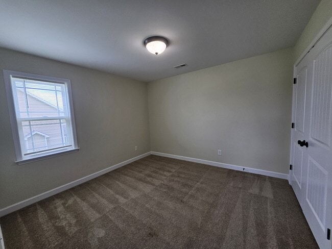 Building Photo - 303 Weeping Willow Dr