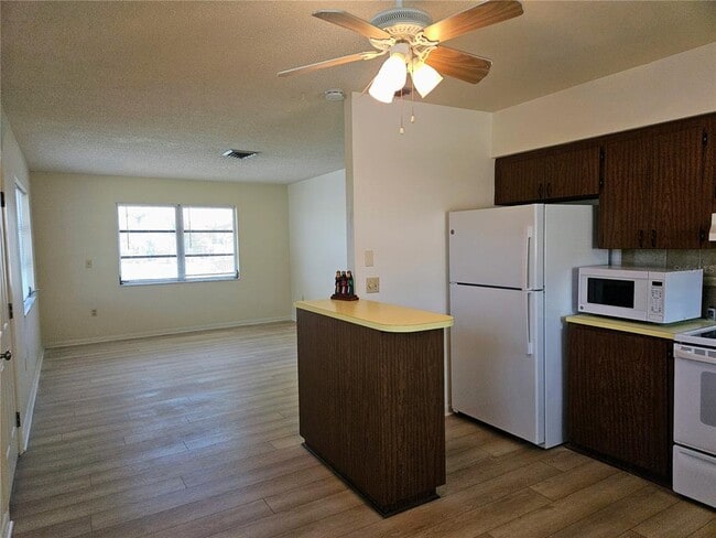 Building Photo - 360 137th Ave Cir