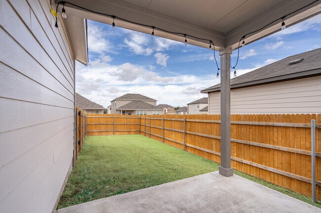 Building Photo - 848 Long Run