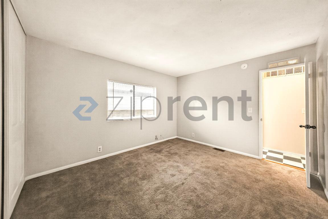 Building Photo - 1858 Park Cir Dr