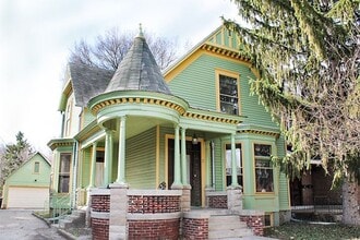 Building Photo - The Victorian