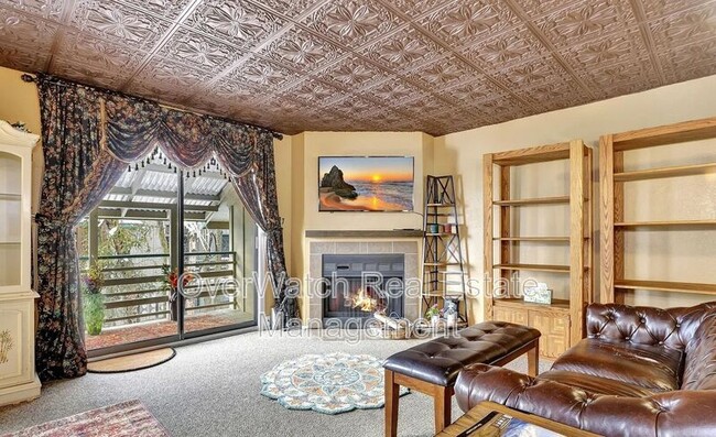 Building Photo - 3061 Lois Dr