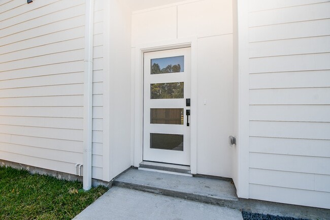 Building Photo - 4918 Brinkman St