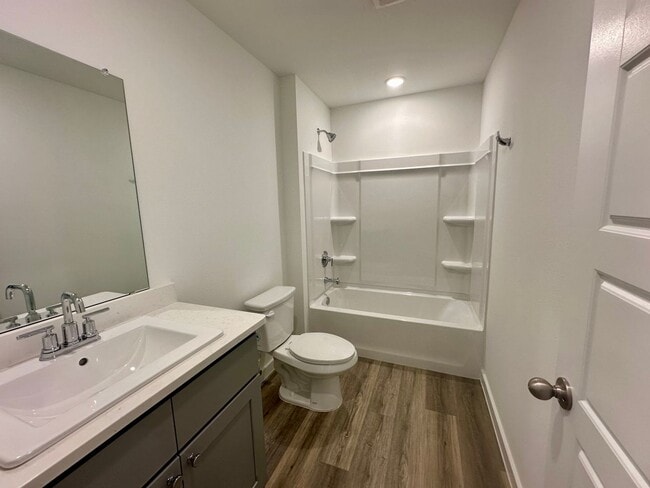 Building Photo - 3 bed 2 bath - Frenship ISD