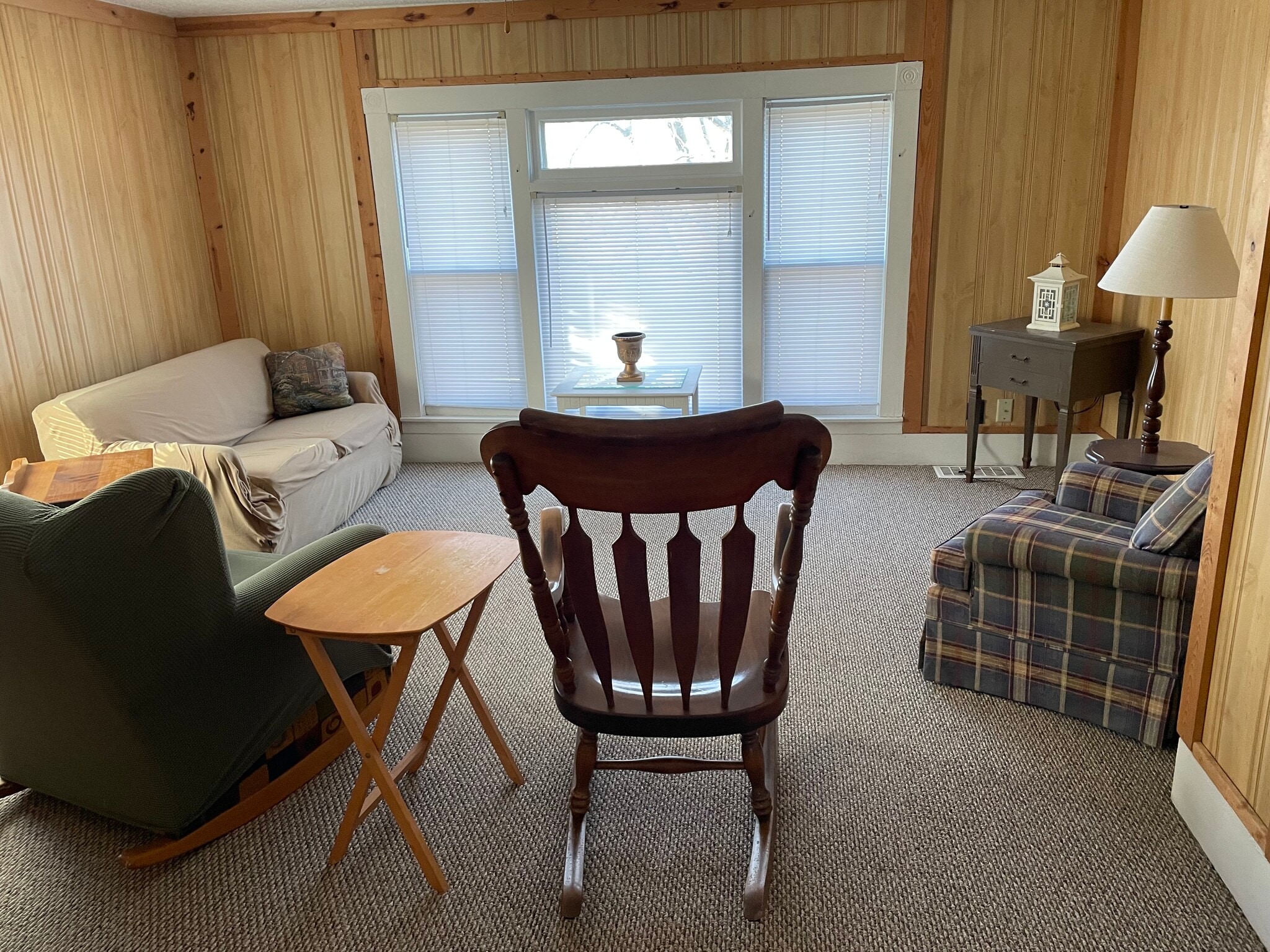 Building Photo - 4128 River Dr