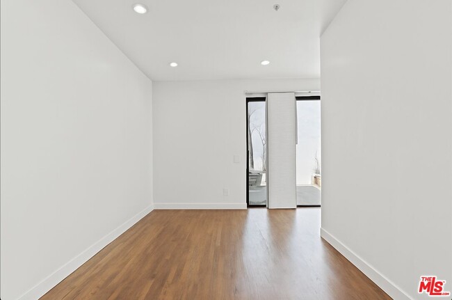 Building Photo - 2646 Rinconia Dr
